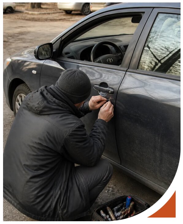 Профессиональное вскрытие автомобиля Тойота без повреждений в Горячем Ключе